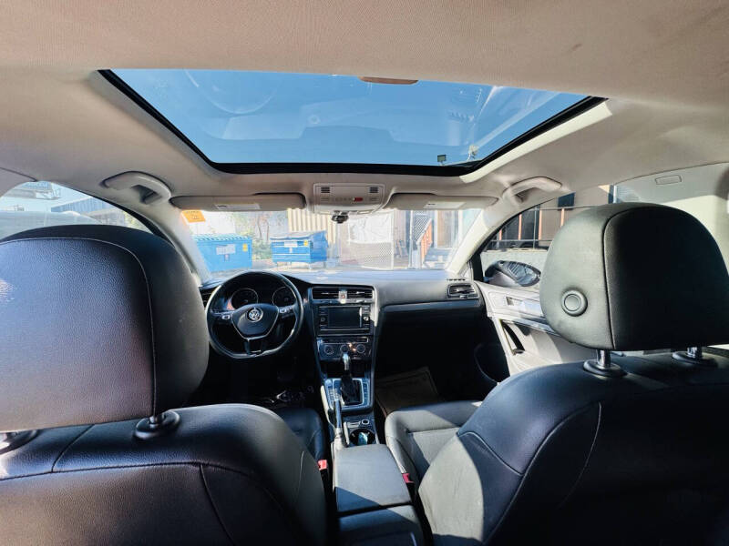 2021 Volkswagen Golf TSI