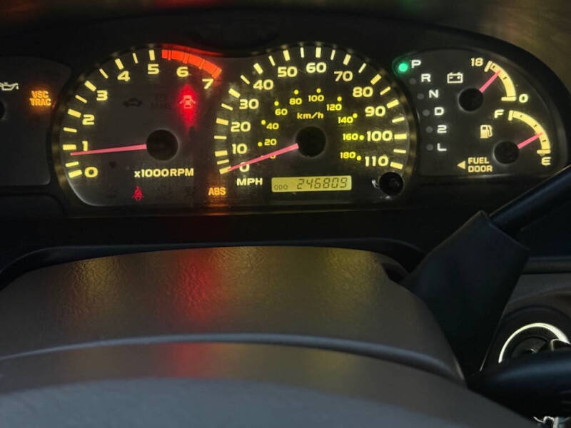 2003 Toyota Sequoia SR5