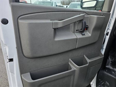 2025 Chevrolet Express 3500