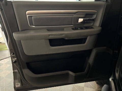 2019 RAM 1500 Classic SLT