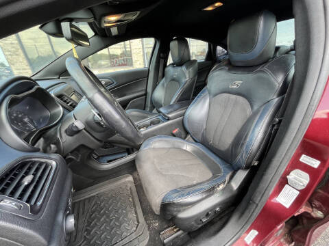 2015 Chrysler 200 S