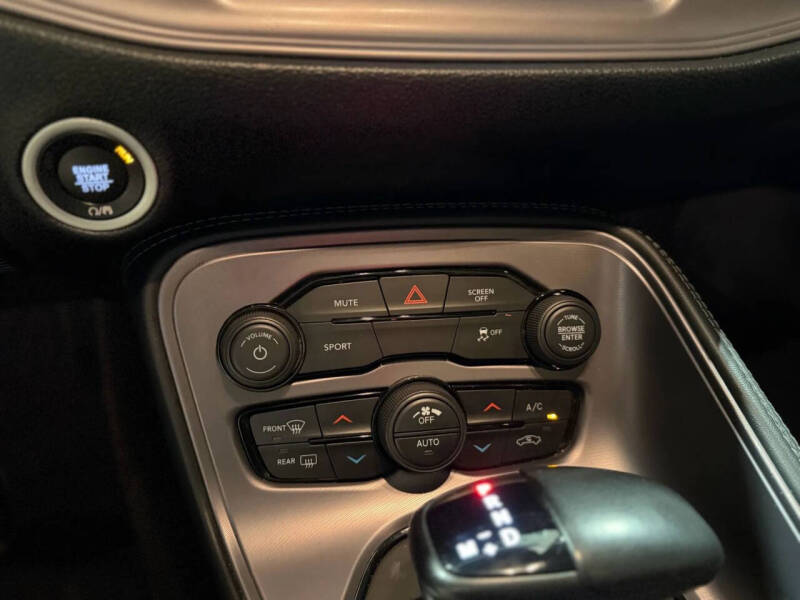 2023 Dodge Challenger SXT