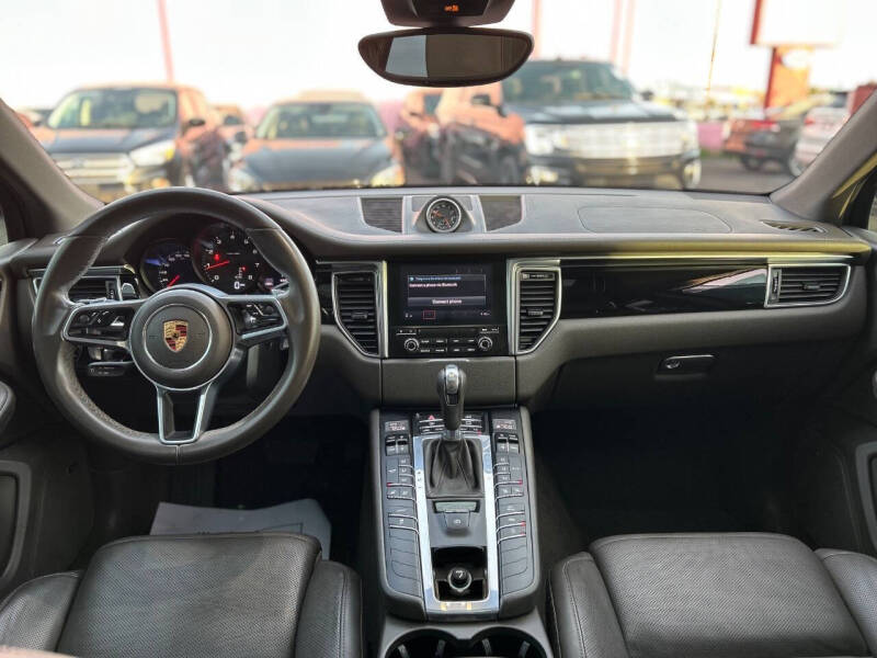 2018 Porsche Macan