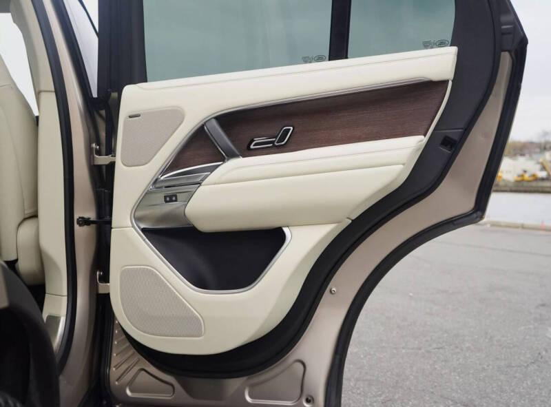 2023 Land Rover Range Rover P400 SE