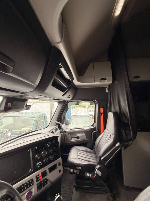 2020 Freightliner Cascadia