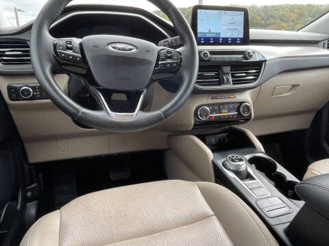 2022 Ford Escape Hybrid SEL