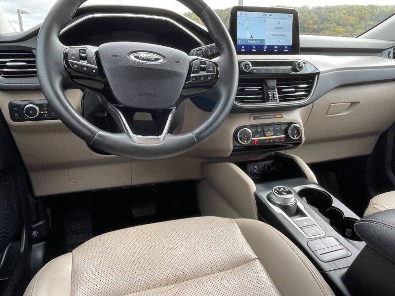 2022 Ford Escape Hybrid SEL