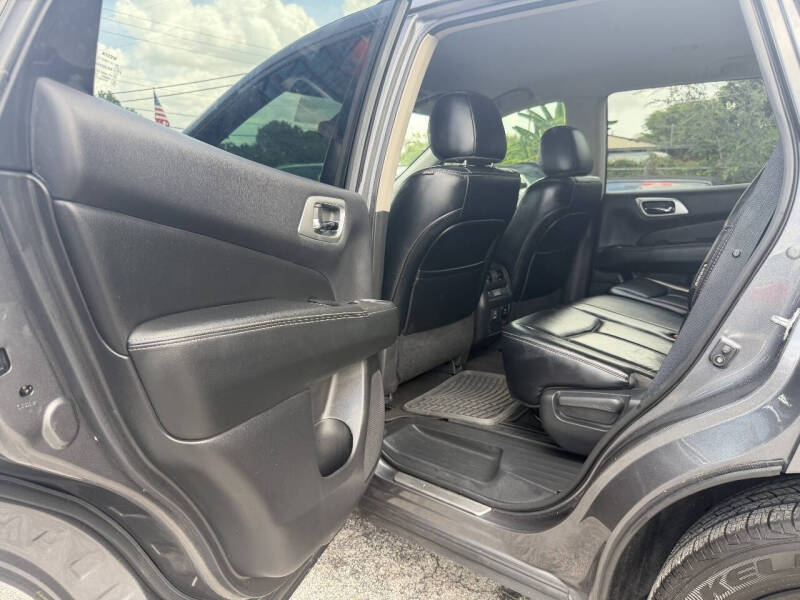 2018 Nissan Pathfinder SL
