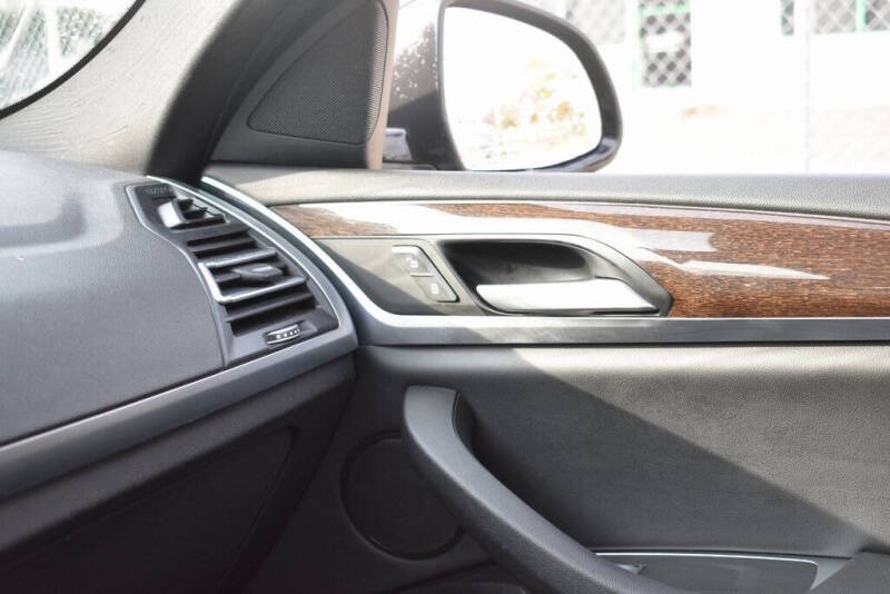 2024 BMW X4 xDrive30i