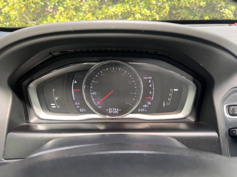 2016 Volvo XC60 T5 Drive-E Premier