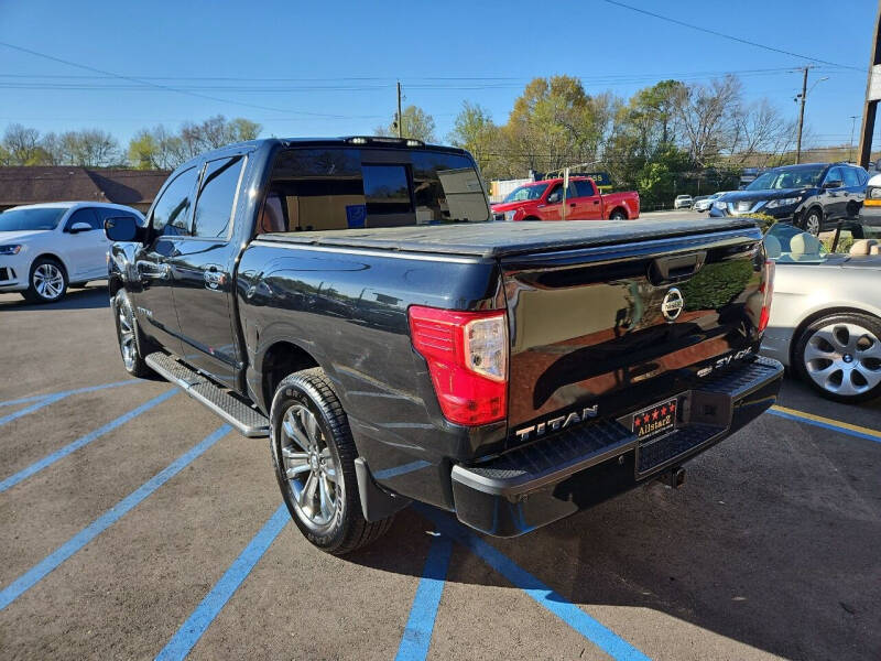 2017 Nissan Titan SV