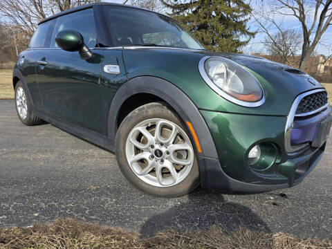 2015 MINI Hardtop 2 Door for sale at Sinclair Auto Inc. in Pendleton IN