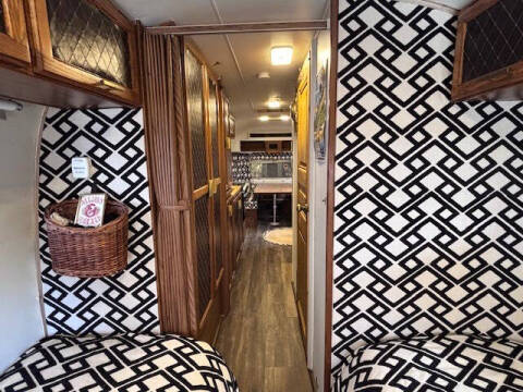 1987 Airstream Sovereign 29 Ft Bumper Pull