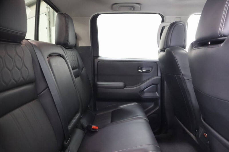 2024 Nissan Frontier SL