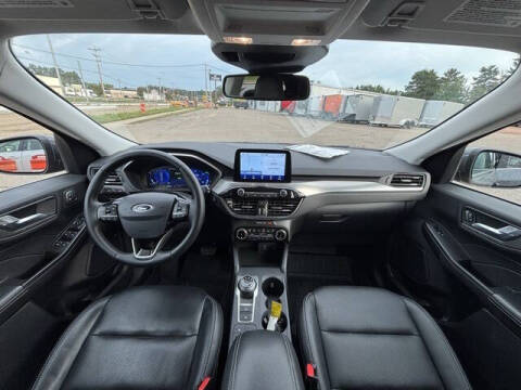 2022 Ford Escape Hybrid Titanium