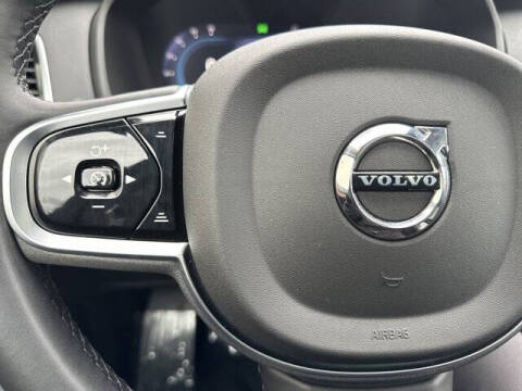 2025 Volvo XC90 B6 Plus Bright Theme 7P