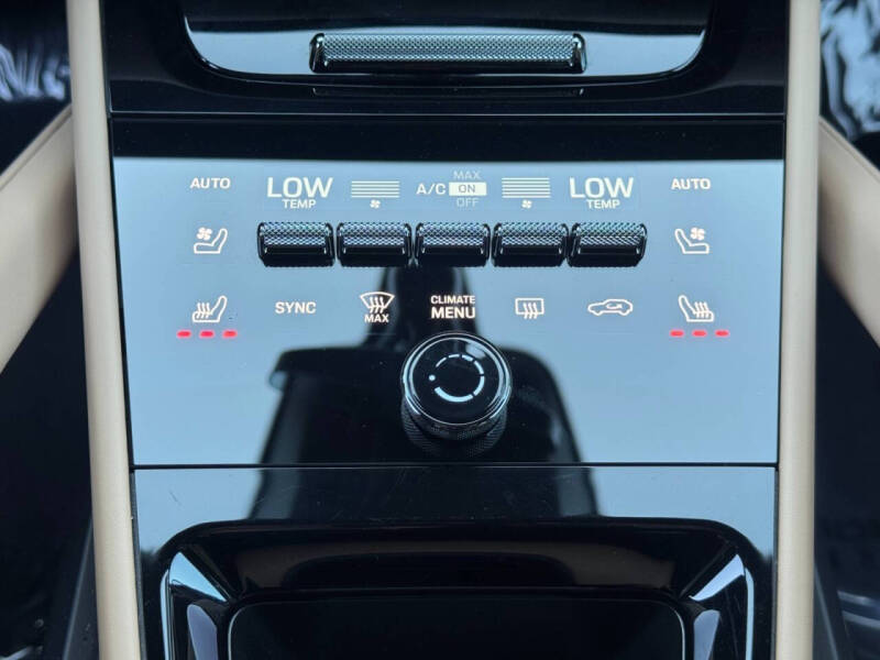 2024 Porsche Cayenne Turbo E-Hybrid Coupe