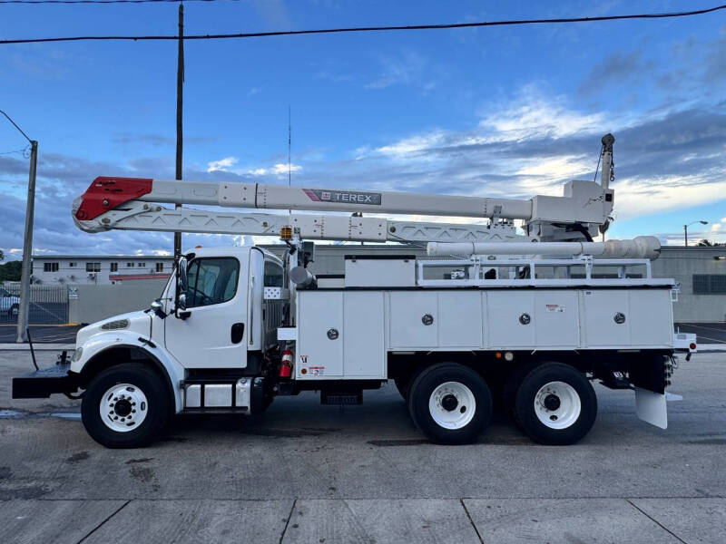 2017 Freightliner M2 106