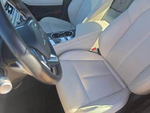 2025 Genesis G70