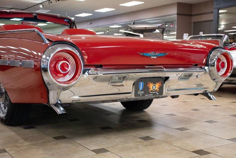 1962 Ford Thunderbird