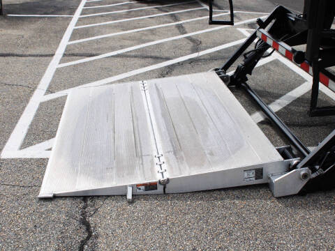 2018 Freightliner M2 106