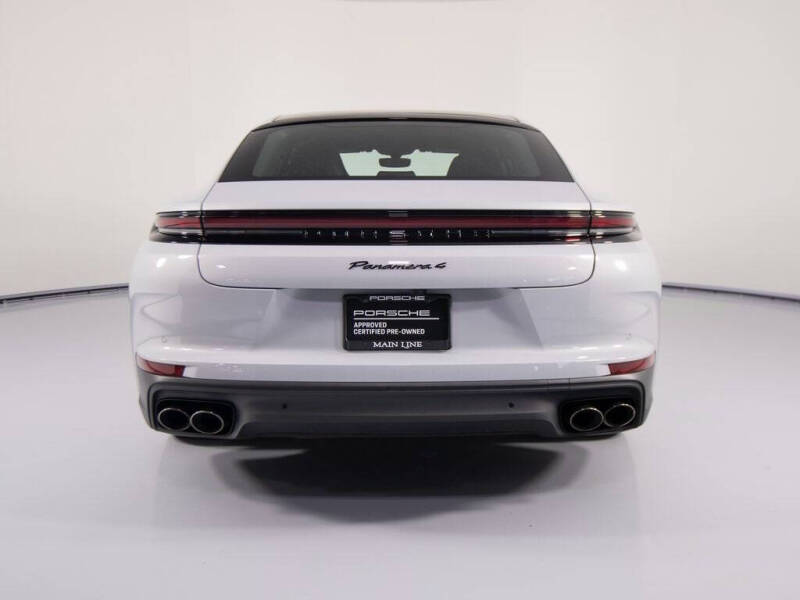 2025 Porsche Panamera 4