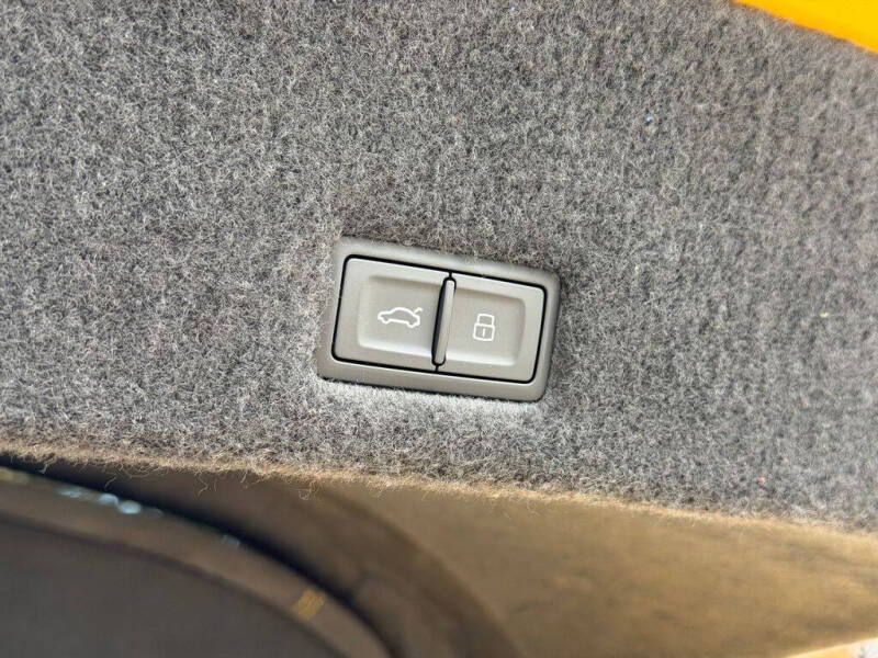 2025 Lamborghini Urus SE