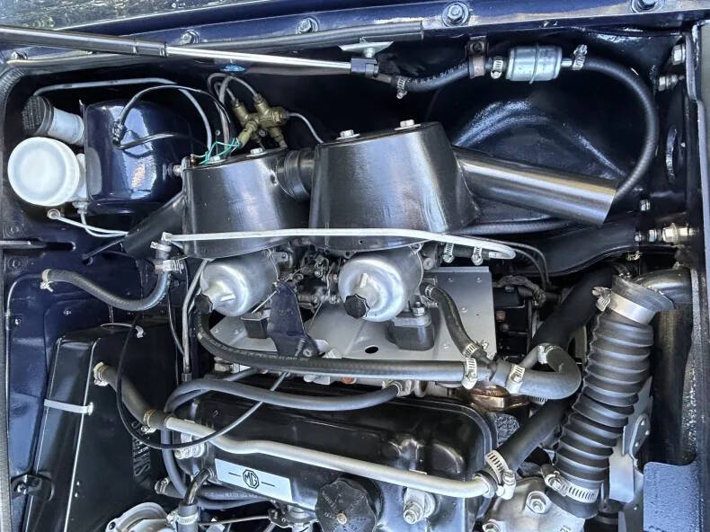 1973 MG B