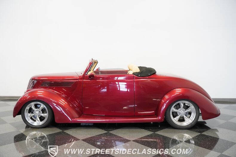 1937 Ford Cabriolet