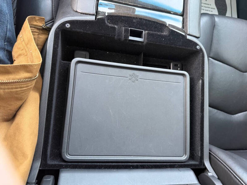 2017 Cadillac Escalade Platinum