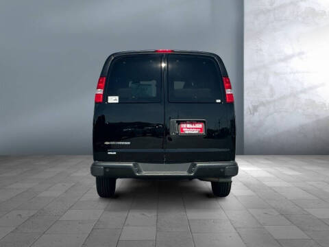 2025 Chevrolet Express LS 3500