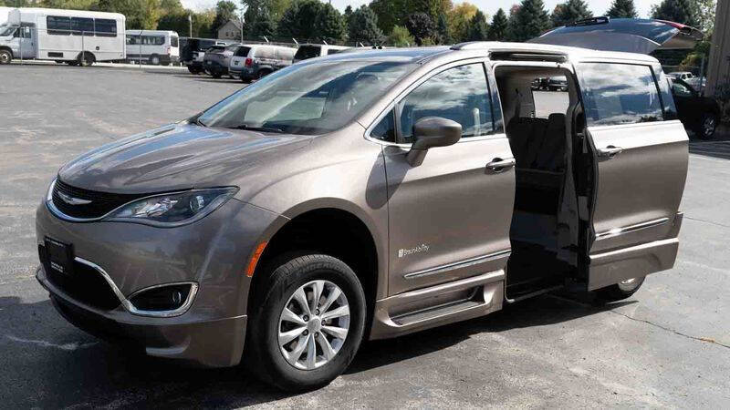 2017 Chrysler Pacifica Touring-L