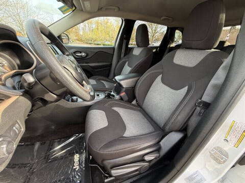 2017 Jeep Cherokee Sport