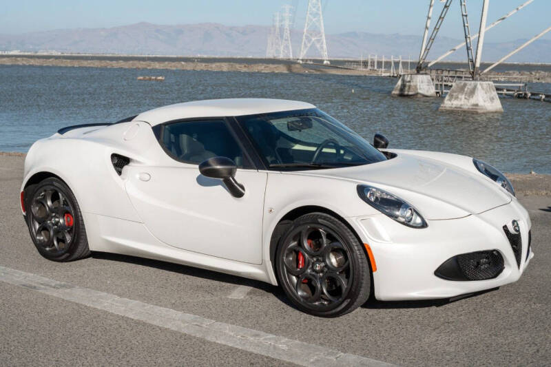 2015 Alfa Romeo 4C Launch Edition's photo