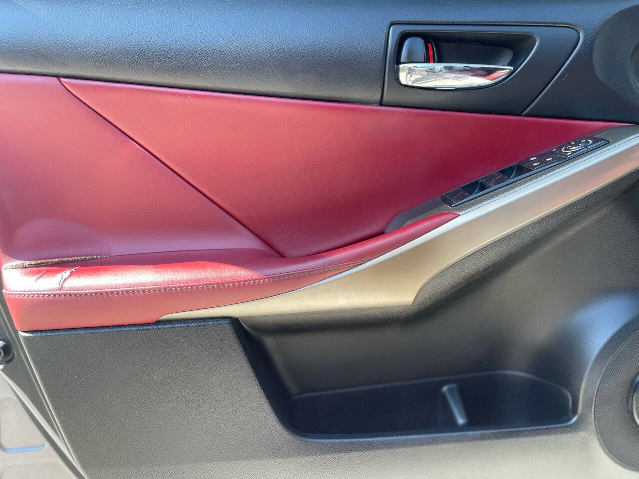 2016 Lexus IS 200t  - $17,625