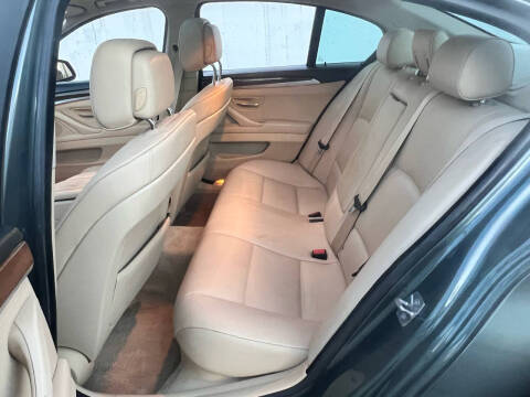 2012 BMW 5 Series 528i