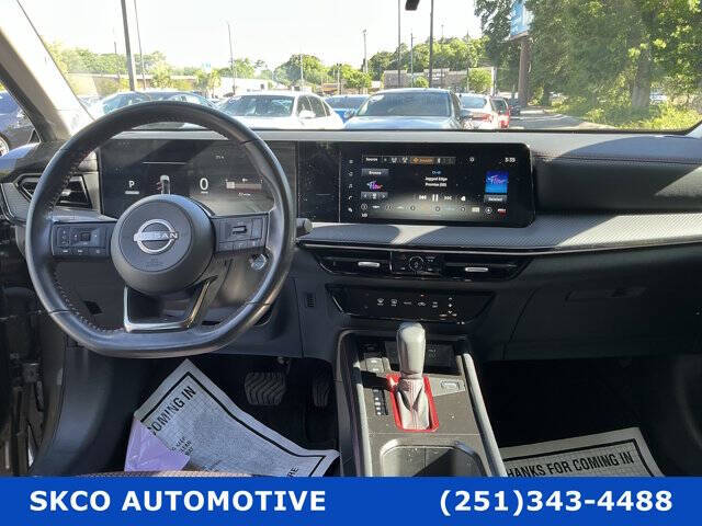 2025 Nissan Kicks SR