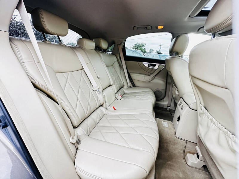 2011 Infiniti FX35