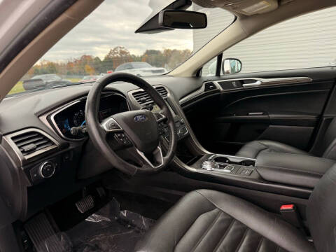 2017 Ford Fusion Hybrid SE