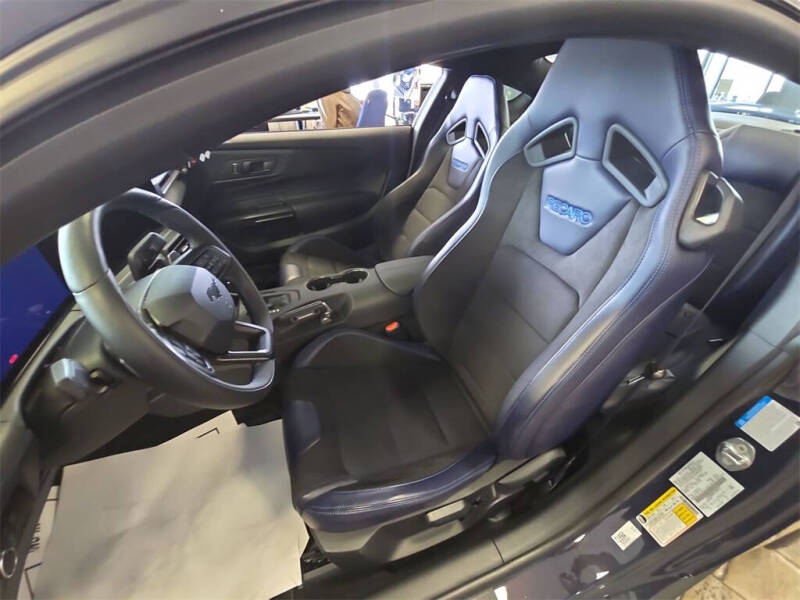 2025 Ford Mustang Dark Horse