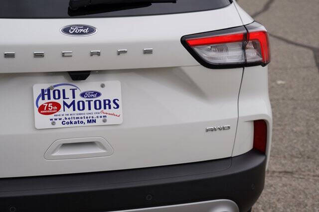 2022 Ford Escape Titanium