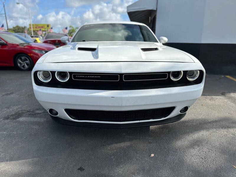 2021 Dodge Challenger SXT's photo