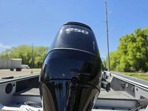 2023 Alumacraft Trophy 205