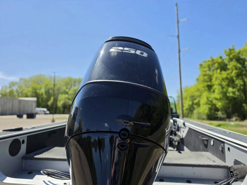 2023 Alumacraft Trophy 205