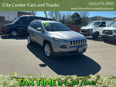 2017 Jeep Cherokee for sale at City Center Cars and Trucks in Roseburg OR