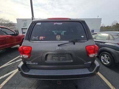 2005 Toyota Sequoia SR5