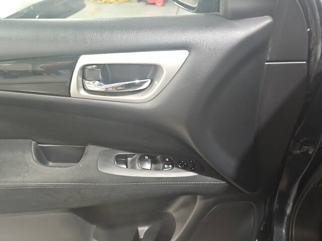 2013 Nissan Pathfinder SV