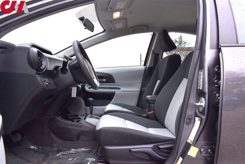 2013 Toyota Prius c Two