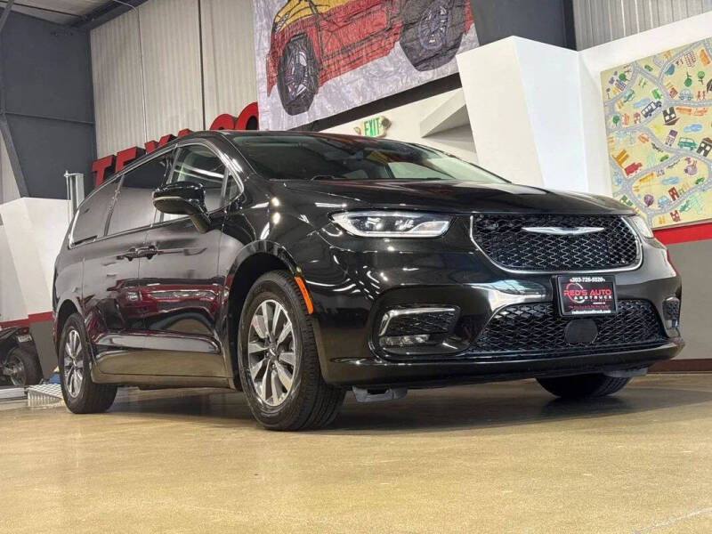 2024 Chrysler Pacifica Plug-In Hybrid Select