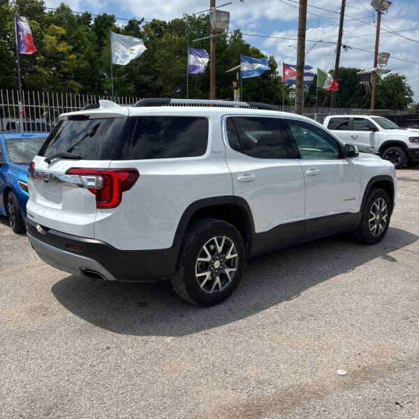 2023 GMC Acadia SLT